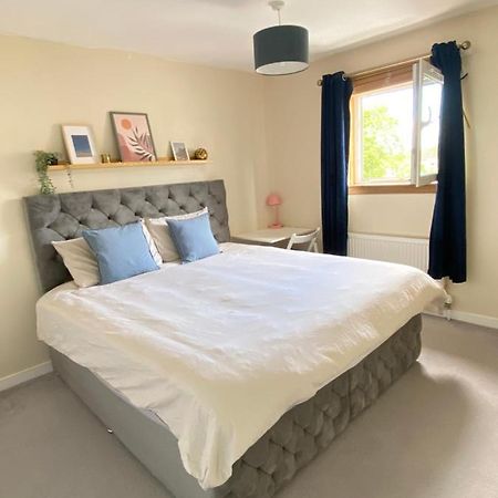 Cozy Bedroom In Shared Accommodation With Free Parking Edinburgh Exteriér fotografie