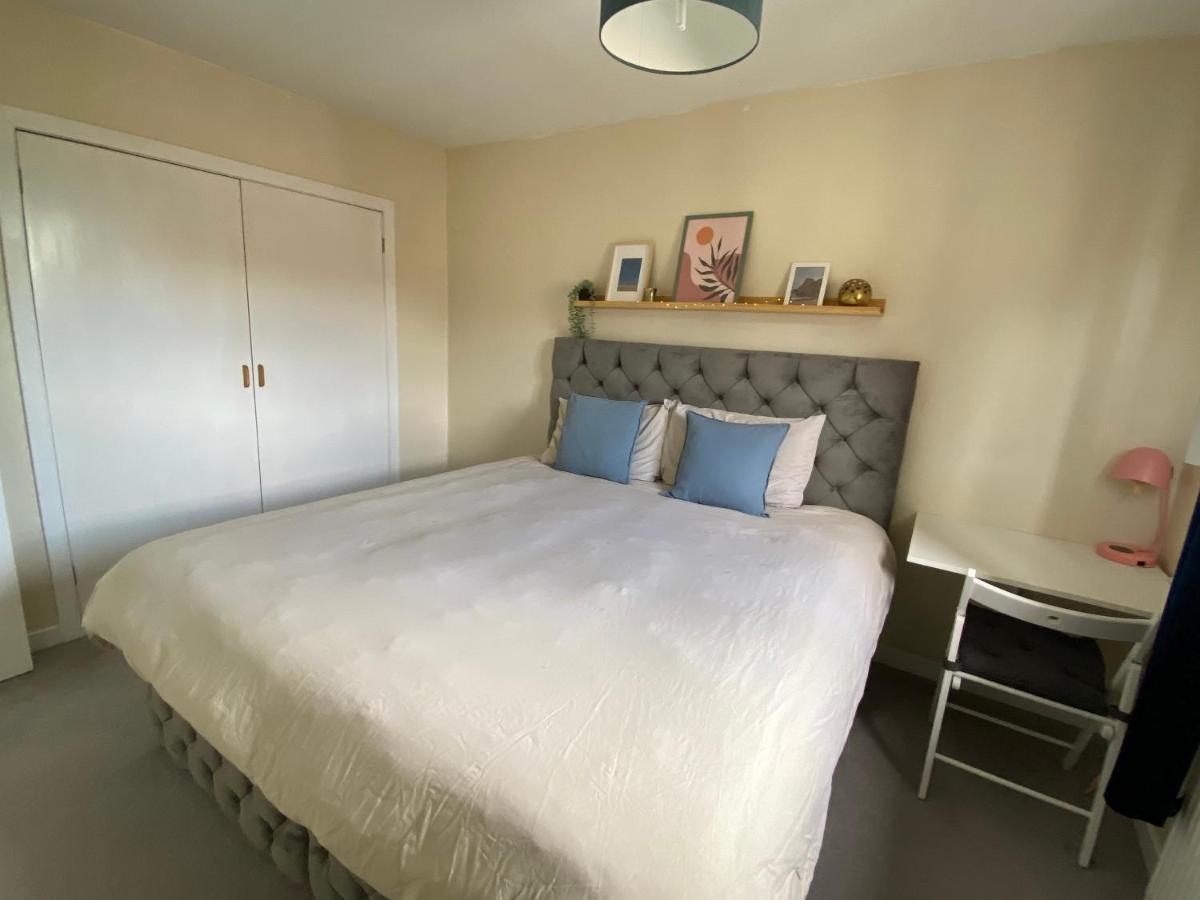 Cozy Bedroom In Shared Accommodation With Free Parking Edinburgh Exteriér fotografie