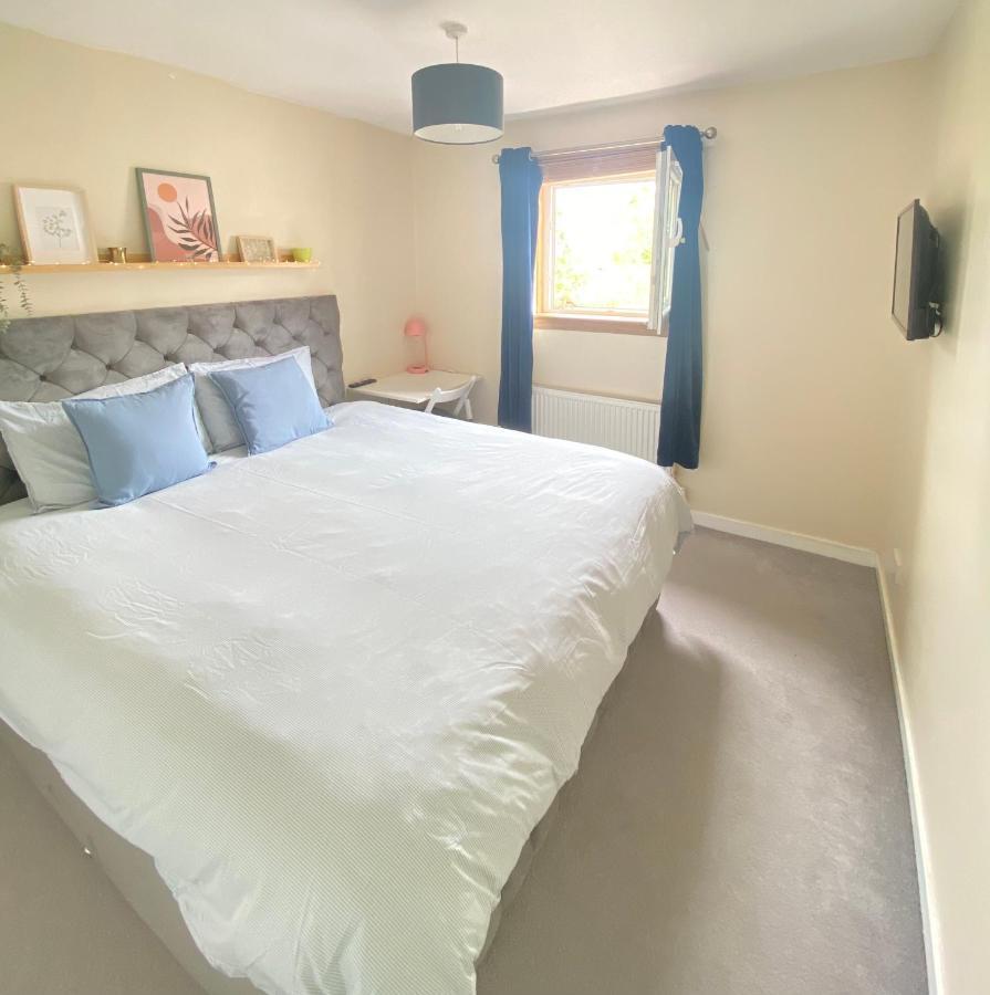 Cozy Bedroom In Shared Accommodation With Free Parking Edinburgh Exteriér fotografie